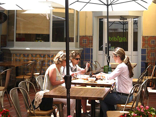 비비고_미국_LA_웨스트우드점_미국1호점